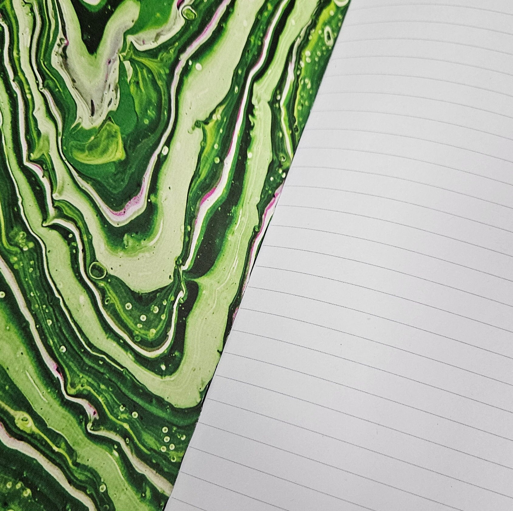 LAYFLAT NOTEBOOK: Peridot Crystal with College Ruled Lined Pages
