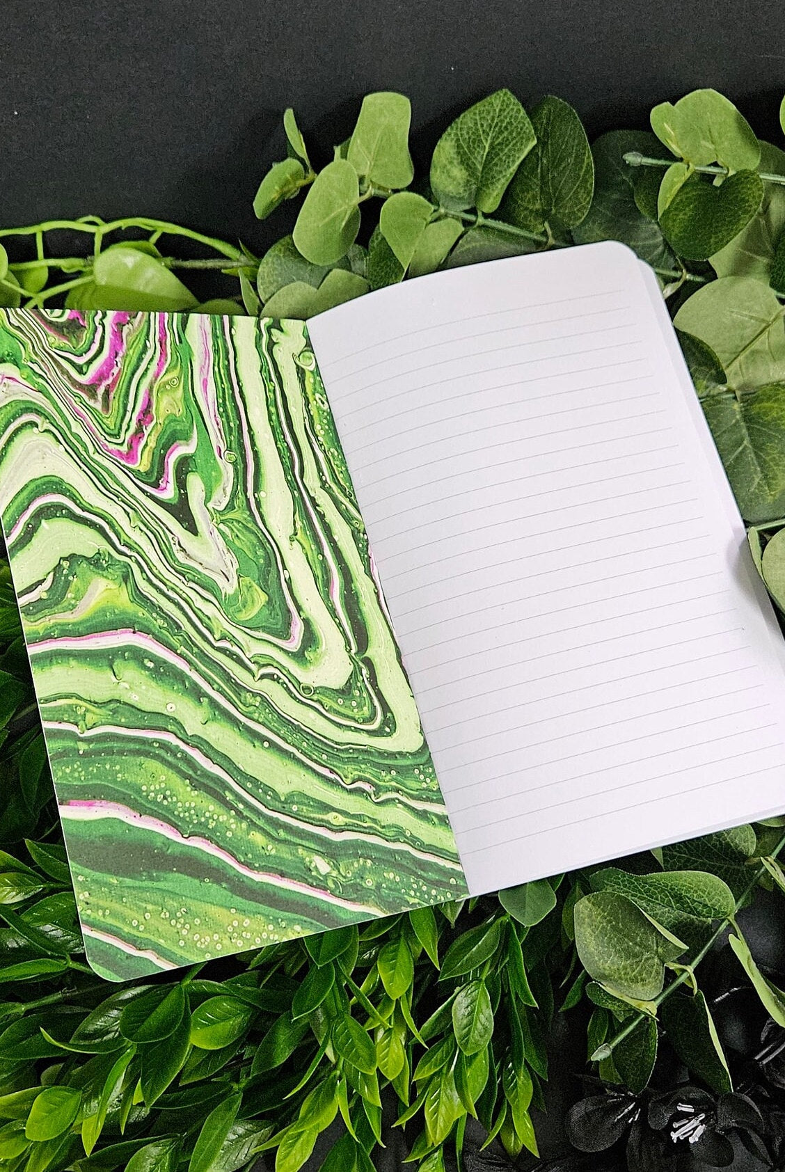 LAYFLAT NOTEBOOK: Peridot Crystal with College Ruled Lined Pages