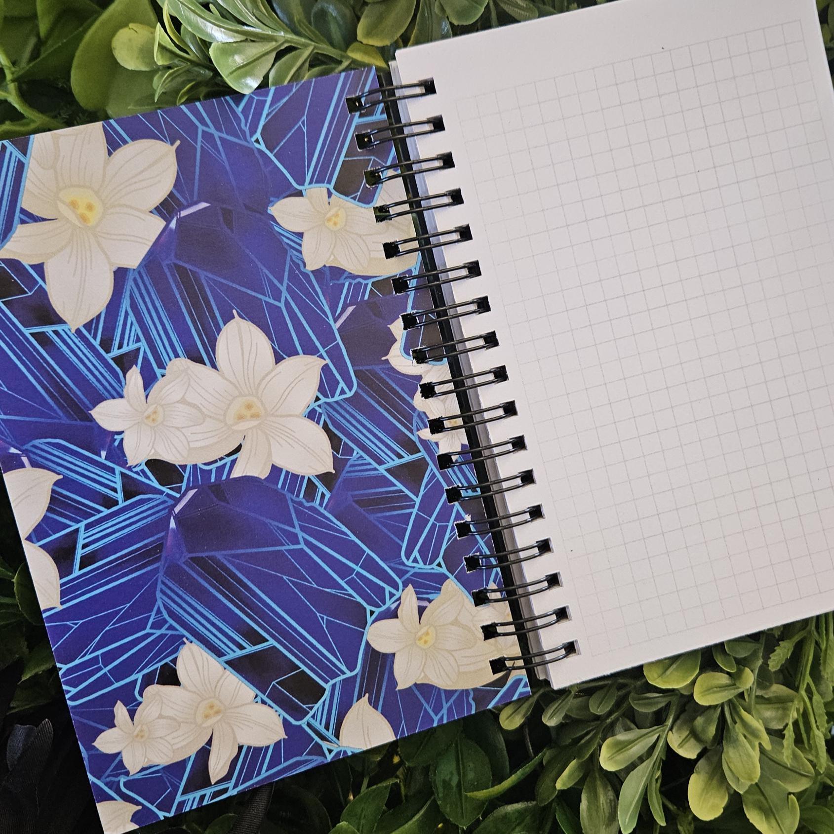 4x6 inches HANDMADE SPIRAL NOTEBOOK: Tanzanite with Narcissus Flowers